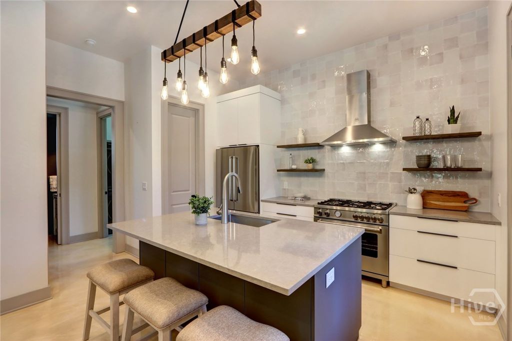 Image 16 of property listing at 1812 Habersham Street, Savannah, GA 31401