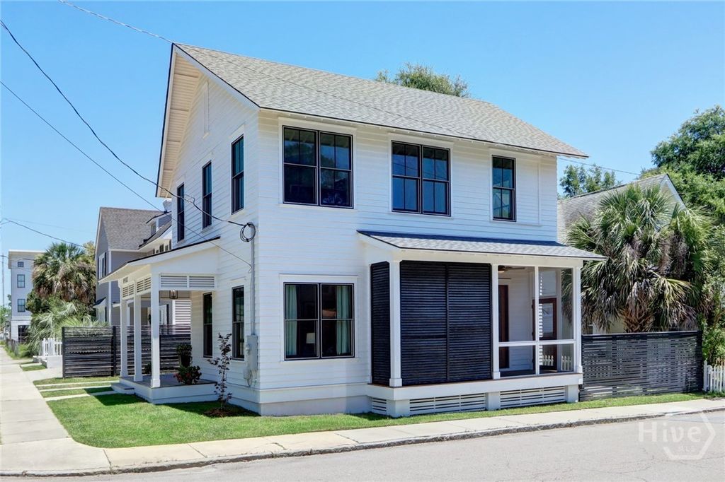 Image 2 of property listing at 1812 Habersham Street, Savannah, GA 31401