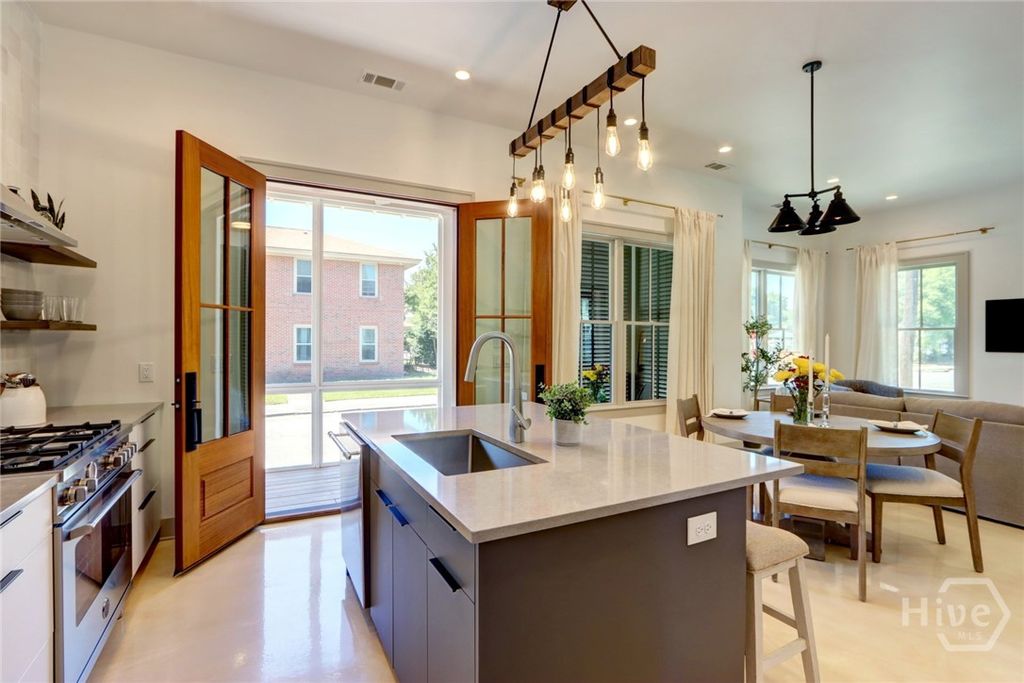 Image 20 of property listing at 1812 Habersham Street, Savannah, GA 31401