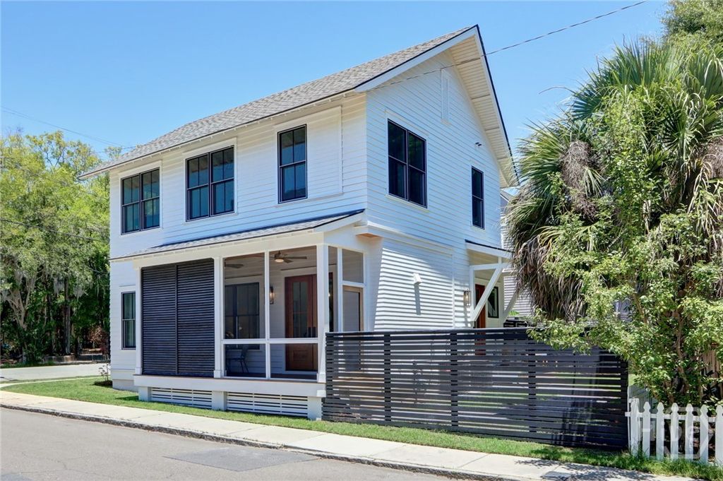Image 5 of property listing at 1812 Habersham Street, Savannah, GA 31401