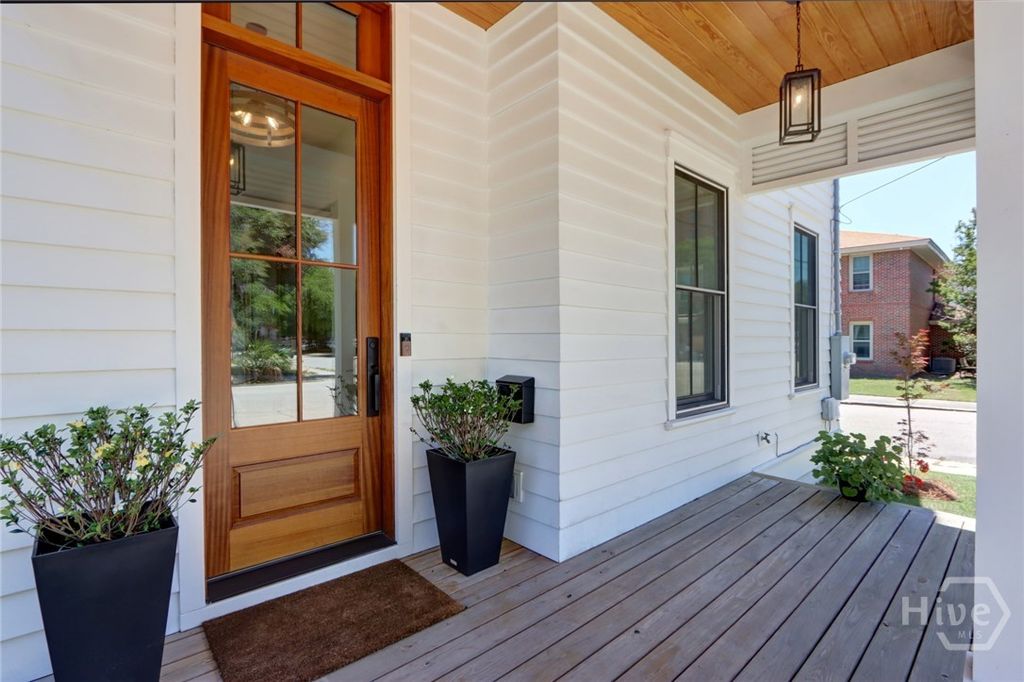 Image 7 of property listing at 1812 Habersham Street, Savannah, GA 31401