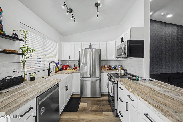 3601 W CAT BALUE Drive, Glendale, AZ 85308