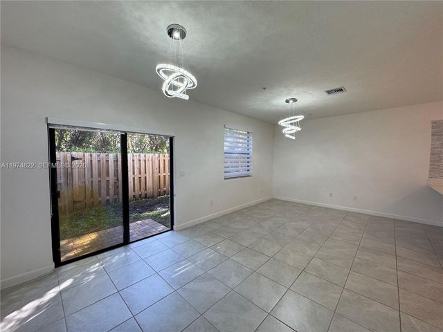 211 SW 159th Ter, Pembroke Pines, FL 33027