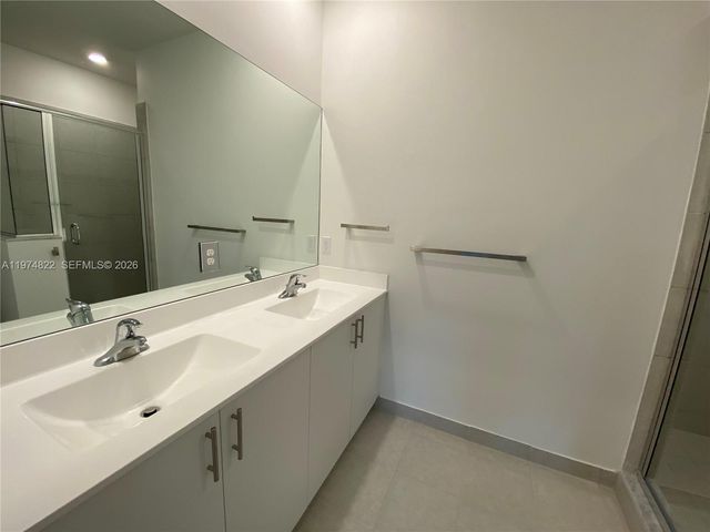 211 SW 159th Ter, Pembroke Pines, FL 33027