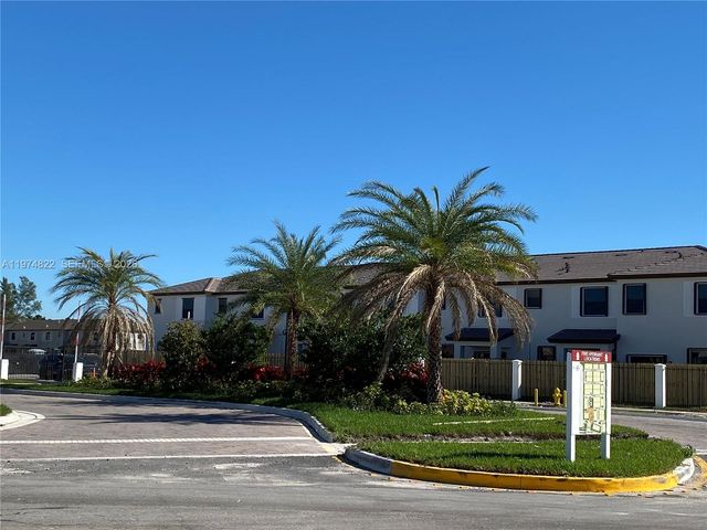 211 SW 159th Ter, Pembroke Pines, FL 33027