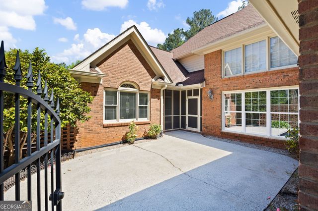 280 Camelot Drive, Fayetteville, GA 30214
