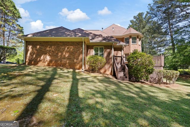 280 Camelot Drive, Fayetteville, GA 30214