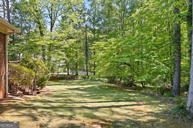 280 Camelot Drive, Fayetteville, GA 30214