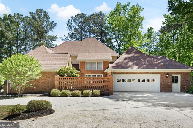 280 Camelot Drive, Fayetteville, GA 30214
