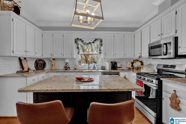 1014 MOUNTAIN LAUREL CIRCLE, Moody, AL 35004