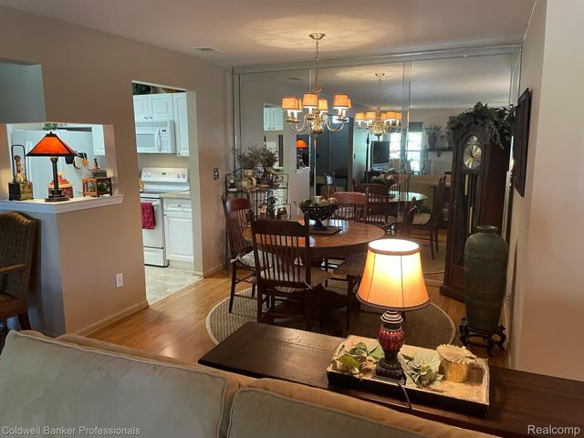 5349 Brookemonte Circle, Oakland Charter Township, MI 48306