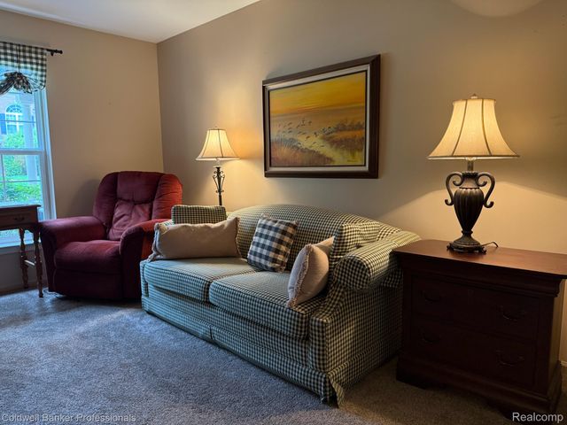 5349 Brookemonte Circle, Oakland Charter Township, MI 48306