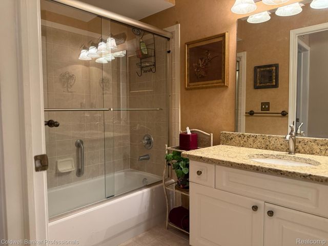 5349 Brookemonte Circle, Oakland Charter Township, MI 48306