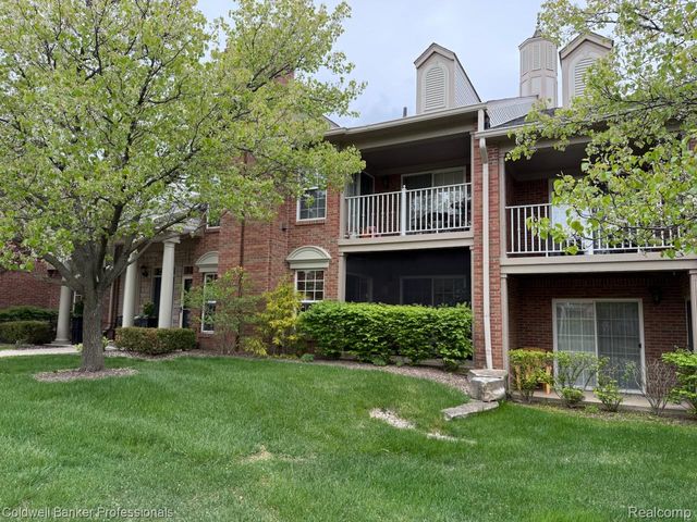 5349 Brookemonte Circle, Oakland Charter Township, MI 48306