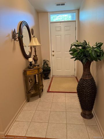5349 Brookemonte Circle, Oakland Charter Township, MI 48306