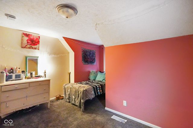 48 W Bunkerhill Road, Mooresville, IN 46158