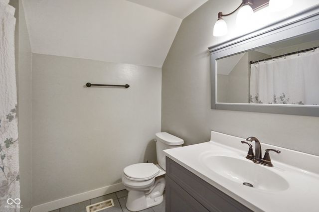 48 W Bunkerhill Road, Mooresville, IN 46158