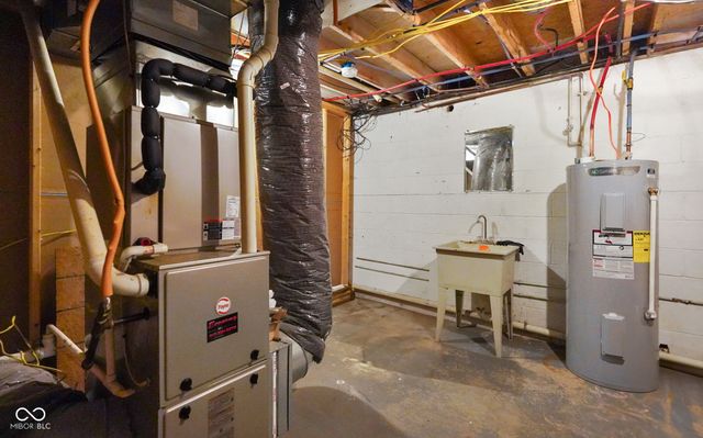 48 W Bunkerhill Road, Mooresville, IN 46158