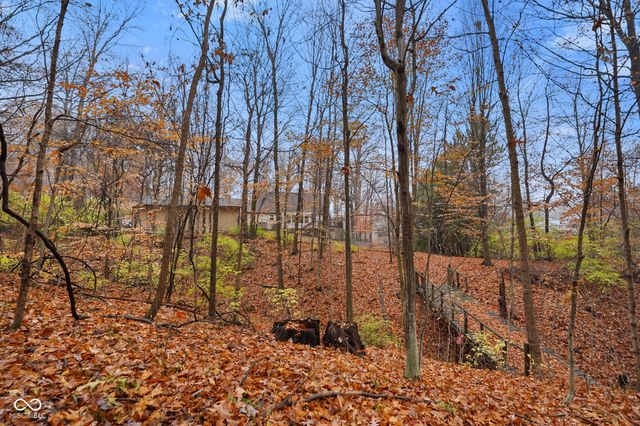 48 W Bunkerhill Road, Mooresville, IN 46158