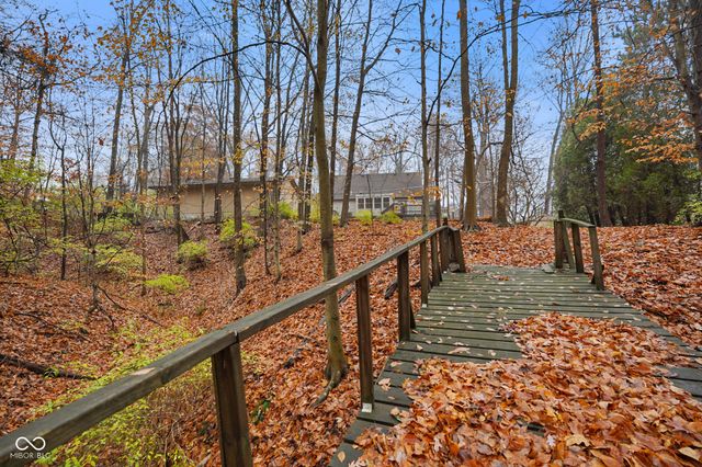 48 W Bunkerhill Road, Mooresville, IN 46158