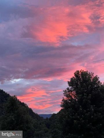 41 FARMHOUSE LN, Lost River, WV 26810