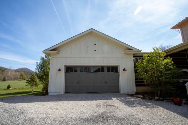41 FARMHOUSE LN, Lost River, WV 26810