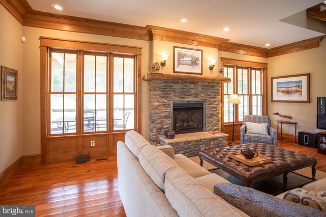 41 FARMHOUSE LN, Lost River, WV 26810