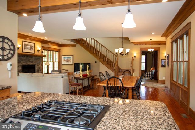 41 FARMHOUSE LN, Lost River, WV 26810