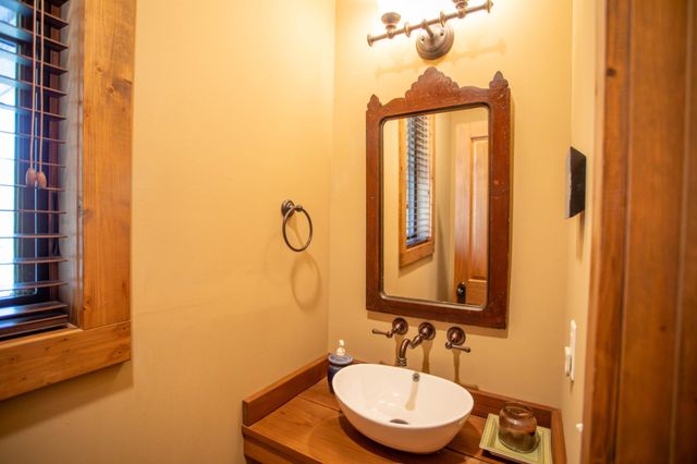 41 FARMHOUSE LN, Lost River, WV 26810