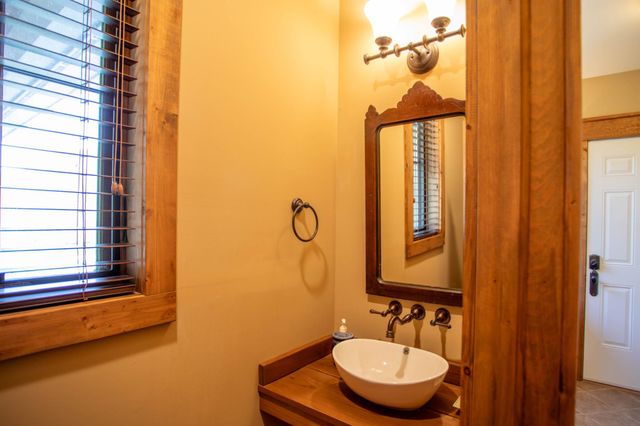 41 FARMHOUSE LN, Lost River, WV 26810