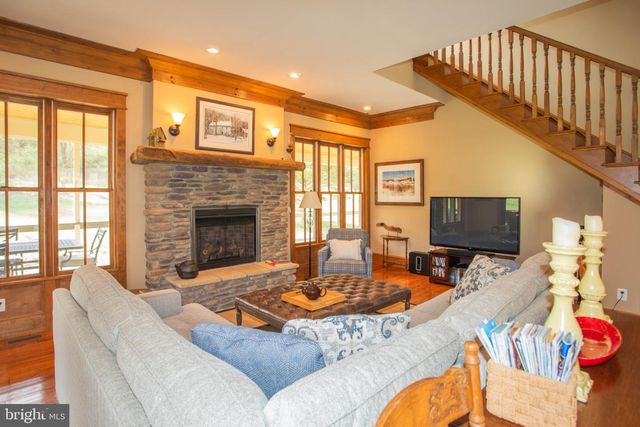 41 FARMHOUSE LN, Lost River, WV 26810