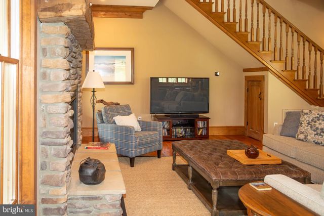 41 FARMHOUSE LN, Lost River, WV 26810