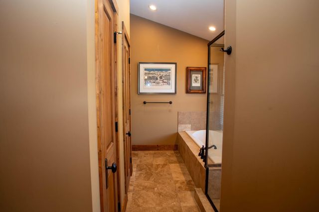 41 FARMHOUSE LN, Lost River, WV 26810