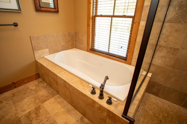 41 FARMHOUSE LN, Lost River, WV 26810