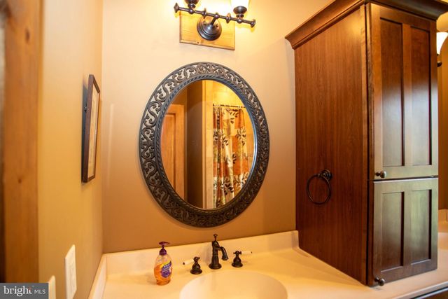 41 FARMHOUSE LN, Lost River, WV 26810