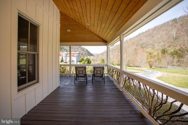 41 FARMHOUSE LN, Lost River, WV 26810