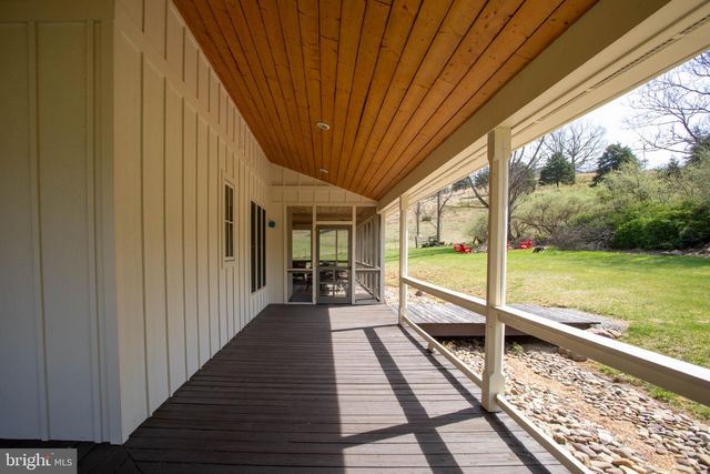 41 FARMHOUSE LN, Lost River, WV 26810