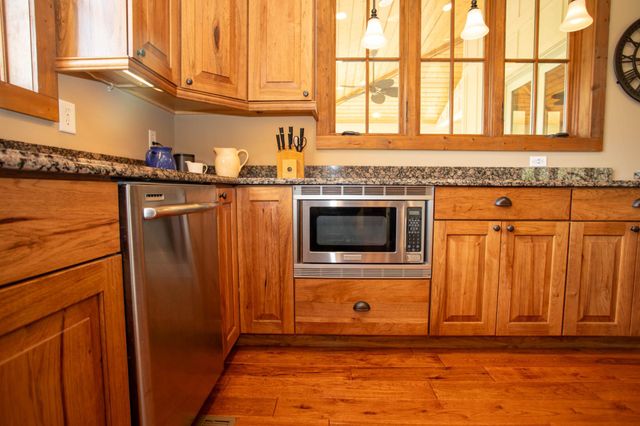 41 FARMHOUSE LN, Lost River, WV 26810