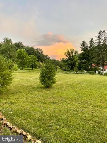 41 FARMHOUSE LN, Lost River, WV 26810