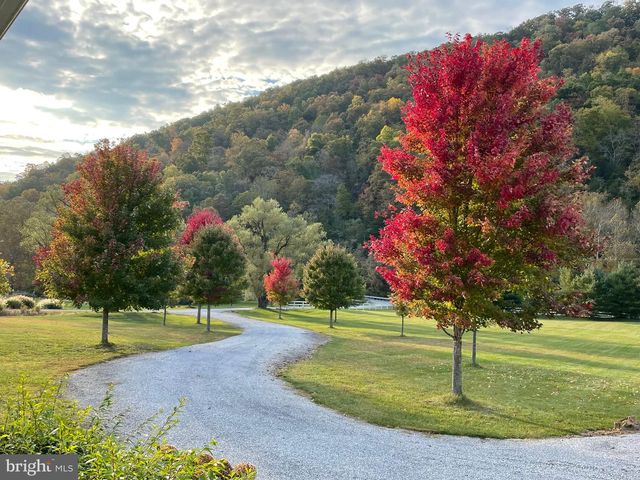 41 FARMHOUSE LN, Lost River, WV 26810