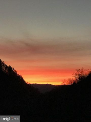 41 FARMHOUSE LN, Lost River, WV 26810