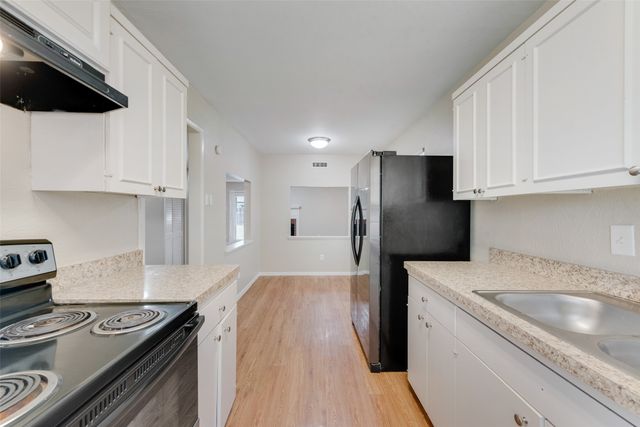 4914 Stagecoach Lane, Garland, TX 75043