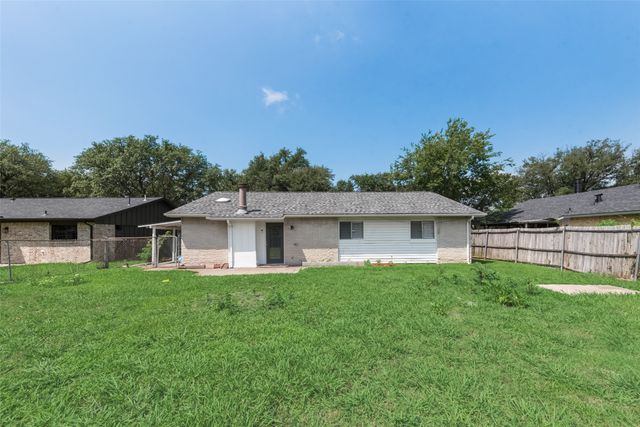 4914 Stagecoach Lane, Garland, TX 75043