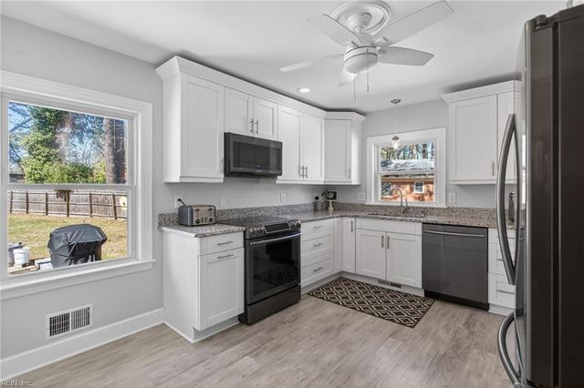 3216 Glenview Road RD, Chesapeake, VA 23321