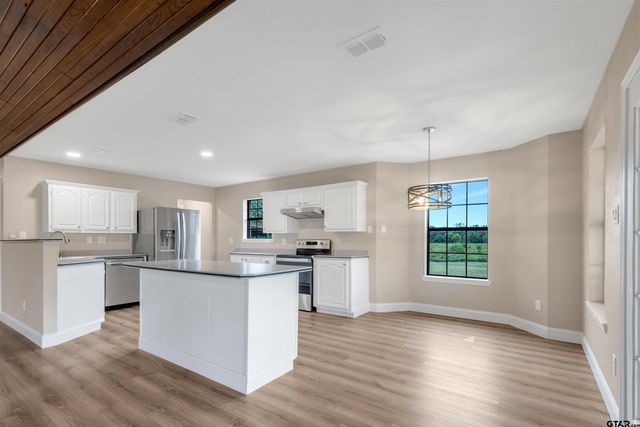 715 Rs County Road 3030, Emory, TX 75440