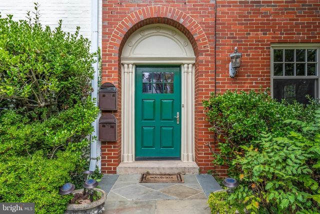 3313 CLEVELAND AVE NW, Washington, DC 20008