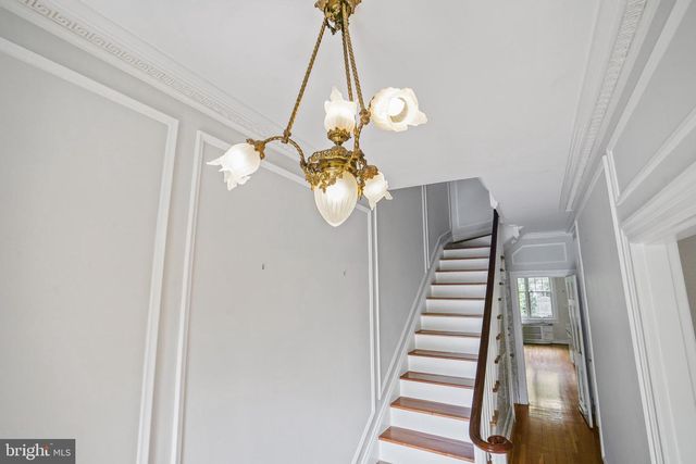 3313 CLEVELAND AVE NW, Washington, DC 20008