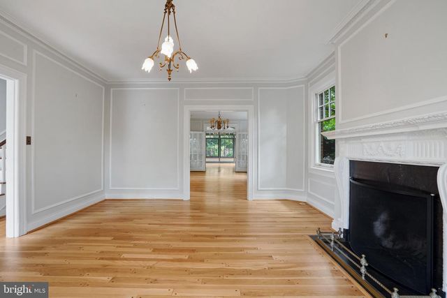 3313 CLEVELAND AVE NW, Washington, DC 20008