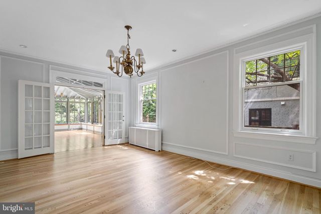 3313 CLEVELAND AVE NW, Washington, DC 20008
