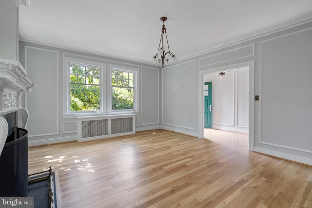 3313 CLEVELAND AVE NW, Washington, DC 20008